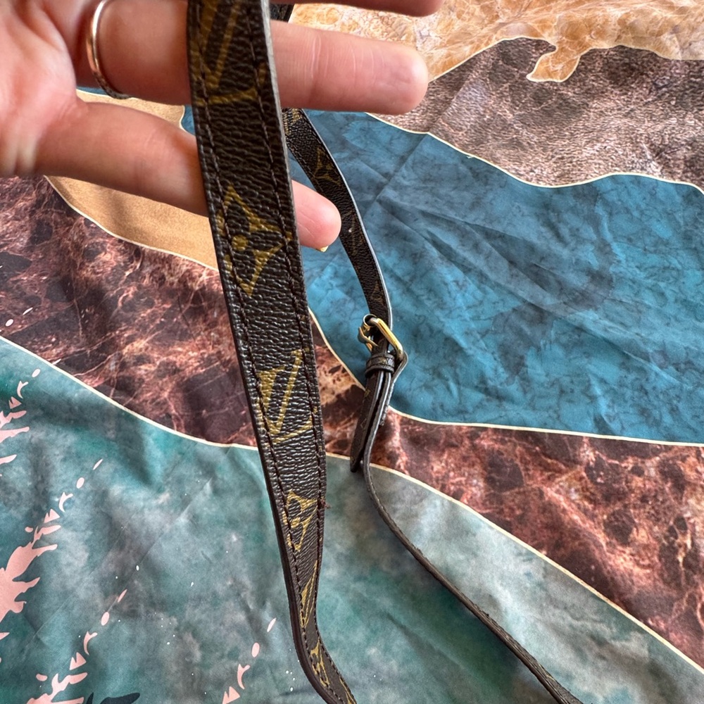 Louis Vuitton Brown Monogram Canvas Strap with Gold Hardware - Picture 5 of 7